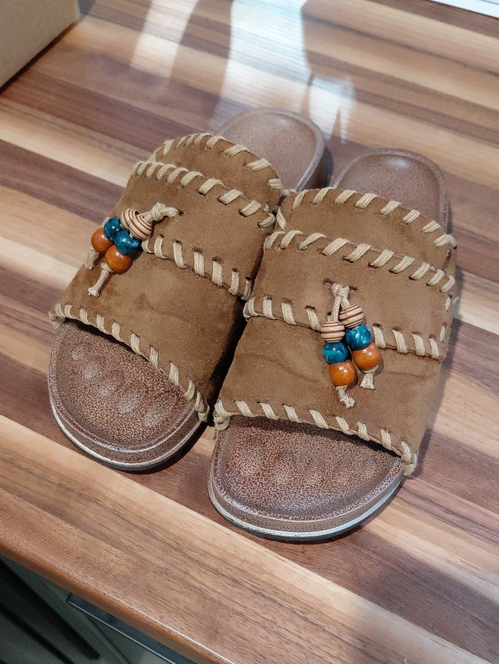Womens Size 8 Brown Suede Slide Sandals with Bead Accent